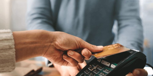 Azərbaycanda nağdsız ödənişlər 14 % artıb