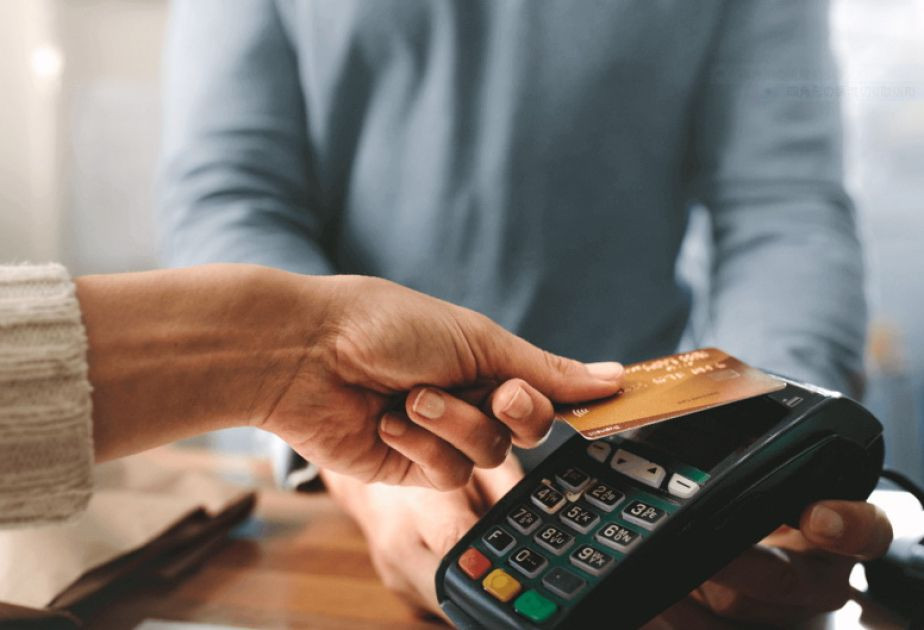 Azərbaycanda nağdsız ödənişlər 14 % artıb