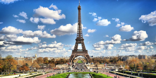 Parisdə bir gündə 50-dən çox insan öldü