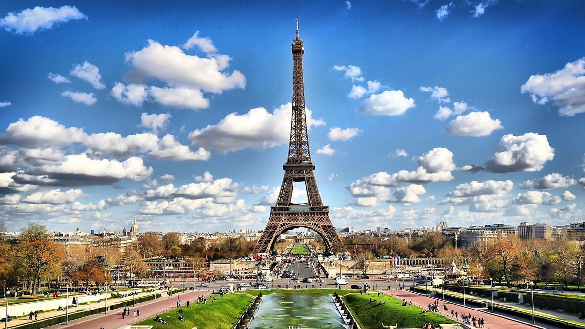 Parisdə bir gündə 50-dən çox insan öldü