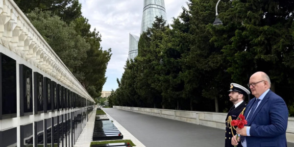 Dunkan Norman: Britaniya Azərbaycanla müdafiə sahəsində tərəfdaşlığı gücləndirmək niyyətindədir
