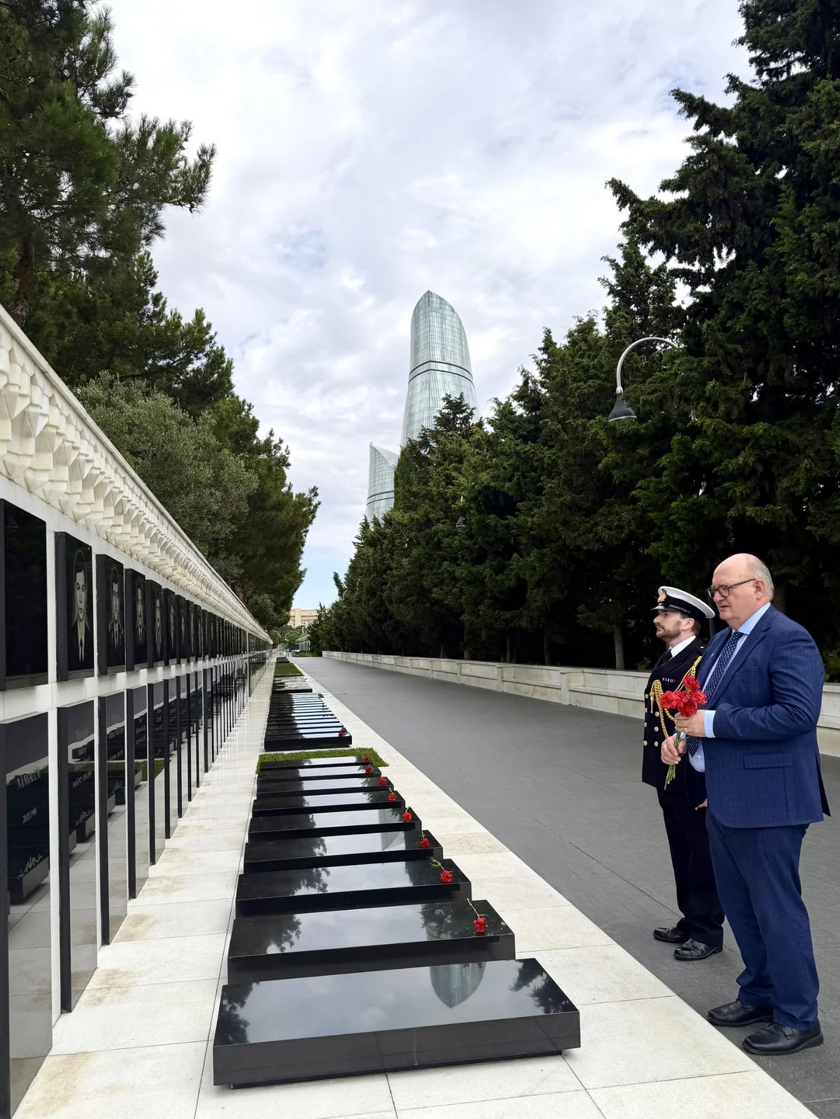 Dunkan Norman: Britaniya Azərbaycanla müdafiə sahəsində tərəfdaşlığı gücləndirmək niyyətindədir