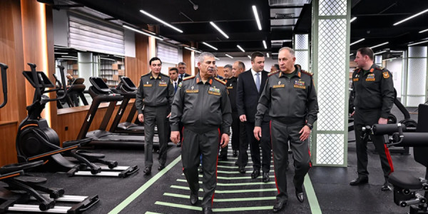 Zakir Həsənov hərbi qulluqçular üçün yaradılan yeni infrastrukturla tanış olub