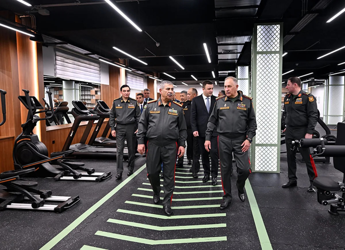 Zakir Həsənov hərbi qulluqçular üçün yaradılan yeni infrastrukturla tanış olub