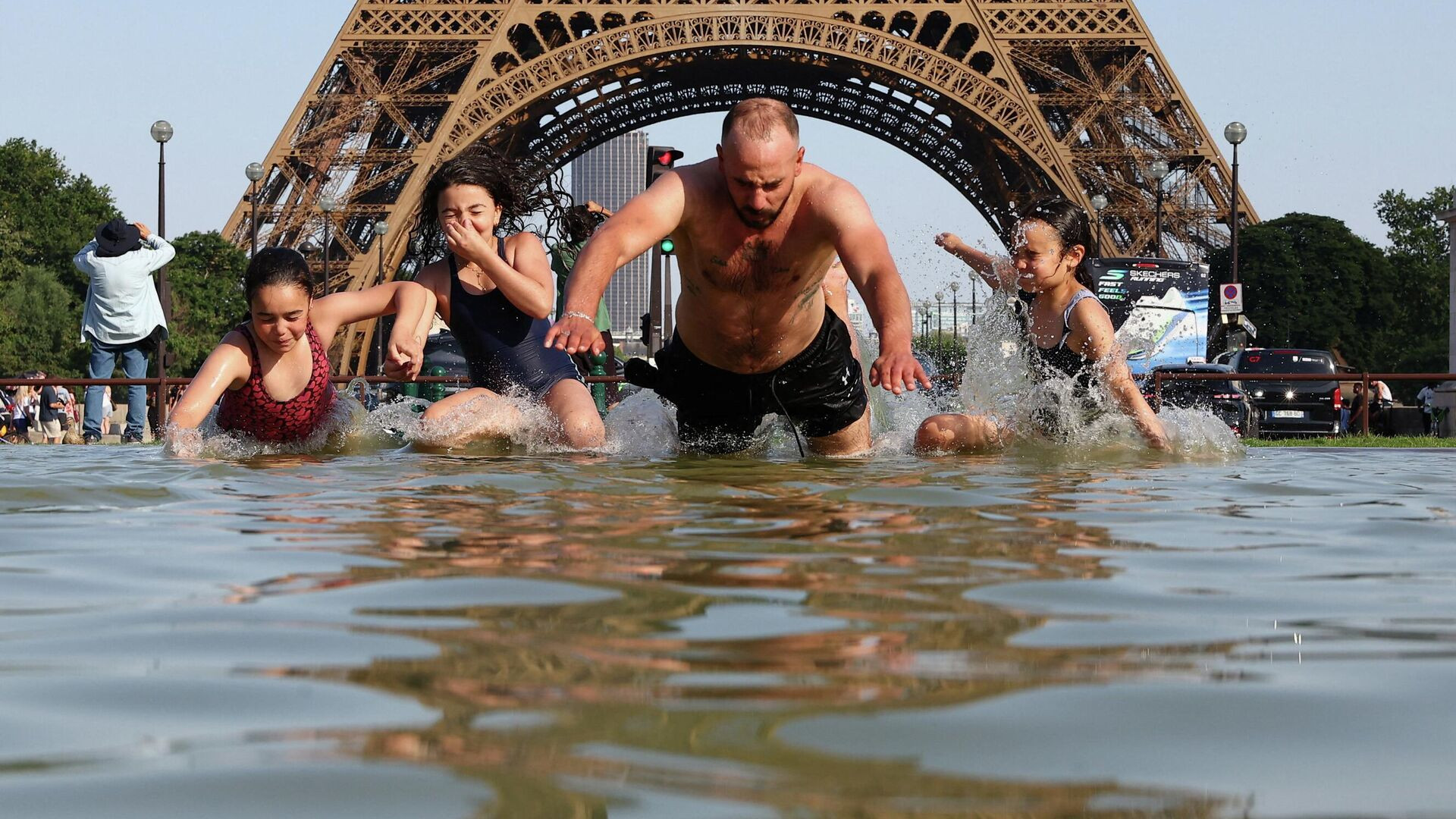 Parisdə içki satışına sərt məhdudiyyət qoyuldu