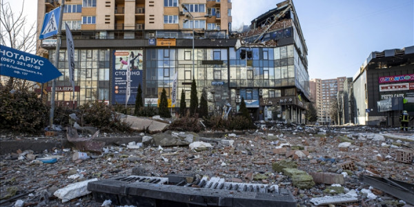 Rusiyanın Ukraynaya kütləvi hücumu: 3 vilayət vuruldu, 32 yaralı var