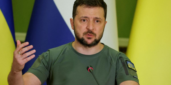 Zelenski: Leninin heykəlinin yerində İvan Mazepaya abidə ucaldılmalıdır