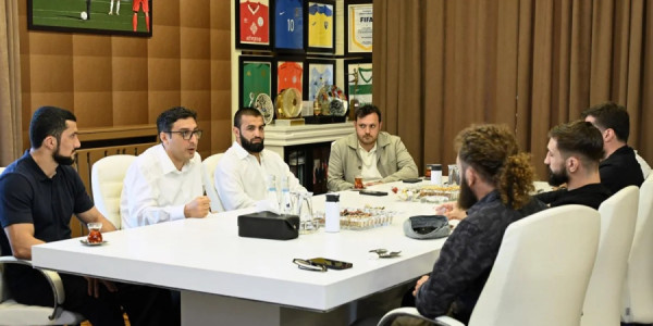 Fərid Qayıbov "UFC Fight Night"da çıxış edən azərbaycanlı idmançılarla görüşüb