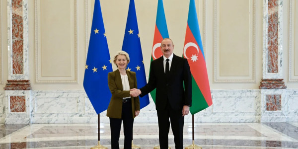 İlham Əliyev və Ursula Fon der Lyayen mətbuata bəyanatlarla çıxış edirlər