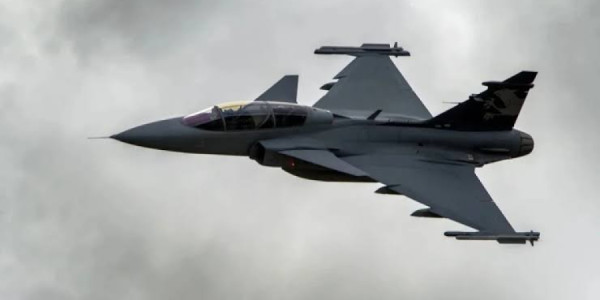 Ukrayna və İsveç 16 ədəd Gripen qırıcısının tədarükü barədə saziş imzalayıb