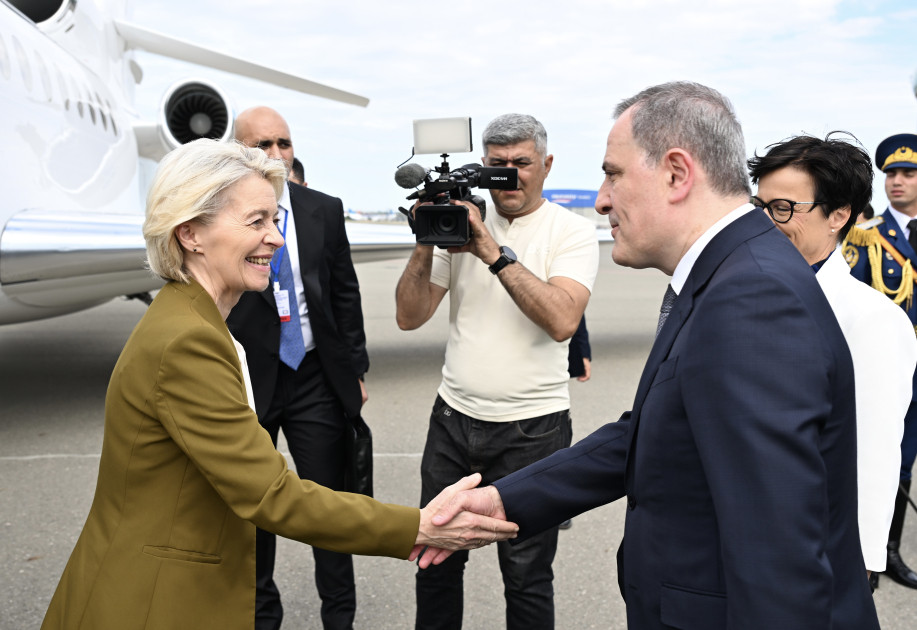 Ursula Fon der Lyayen Azərbaycana səfərə gəlib