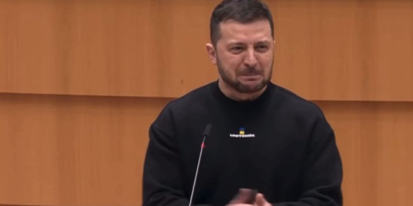Evlərimiz dağılır, insanlar ölür – Zelenski hava hücumundan müdafiə sistemlərinə görə üsyan etdi