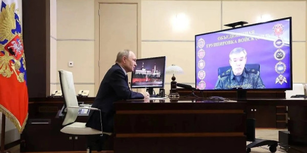 Putin Ukraynaya endirilən ən genişmiqyaslı zərbə ilə bağlı məruzəni dinlədi