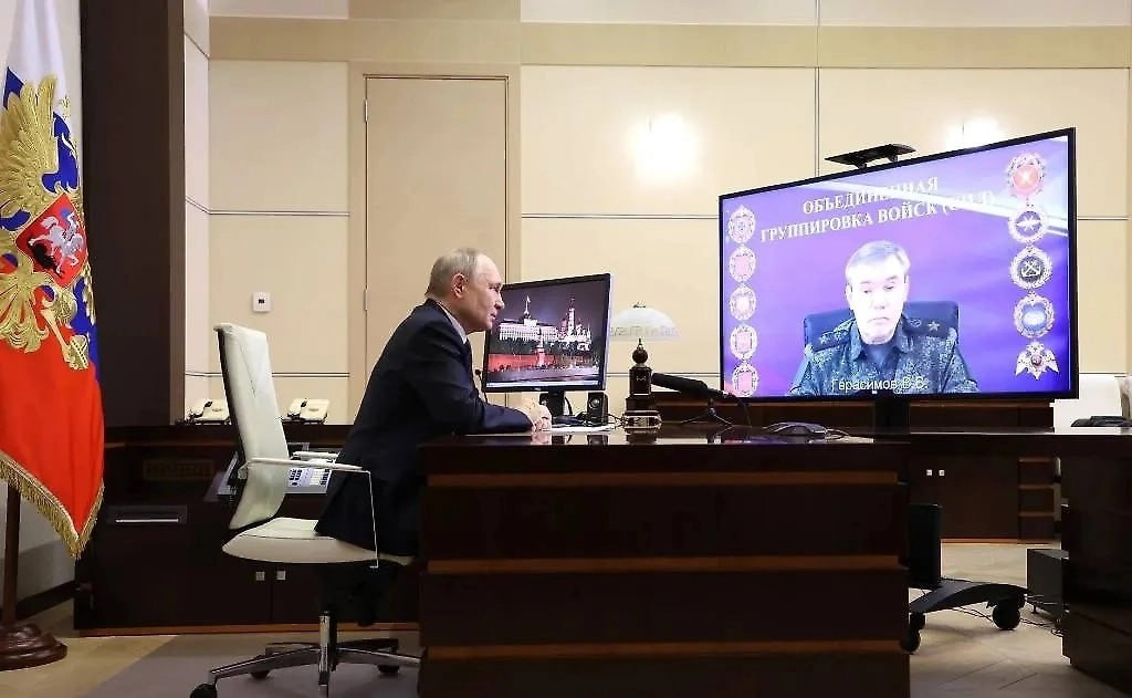 Putin Ukraynaya endirilən ən genişmiqyaslı zərbə ilə bağlı məruzəni dinlədi
