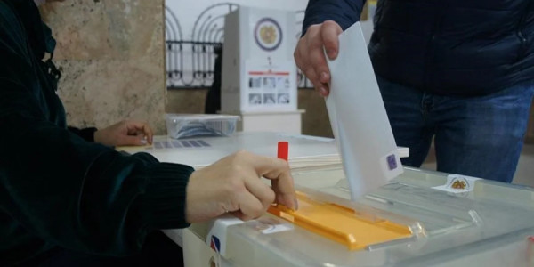 Ermənistan xaricdə yaşayan vətəndaşların səsvermə hüququnu məhdudlaşdırdı