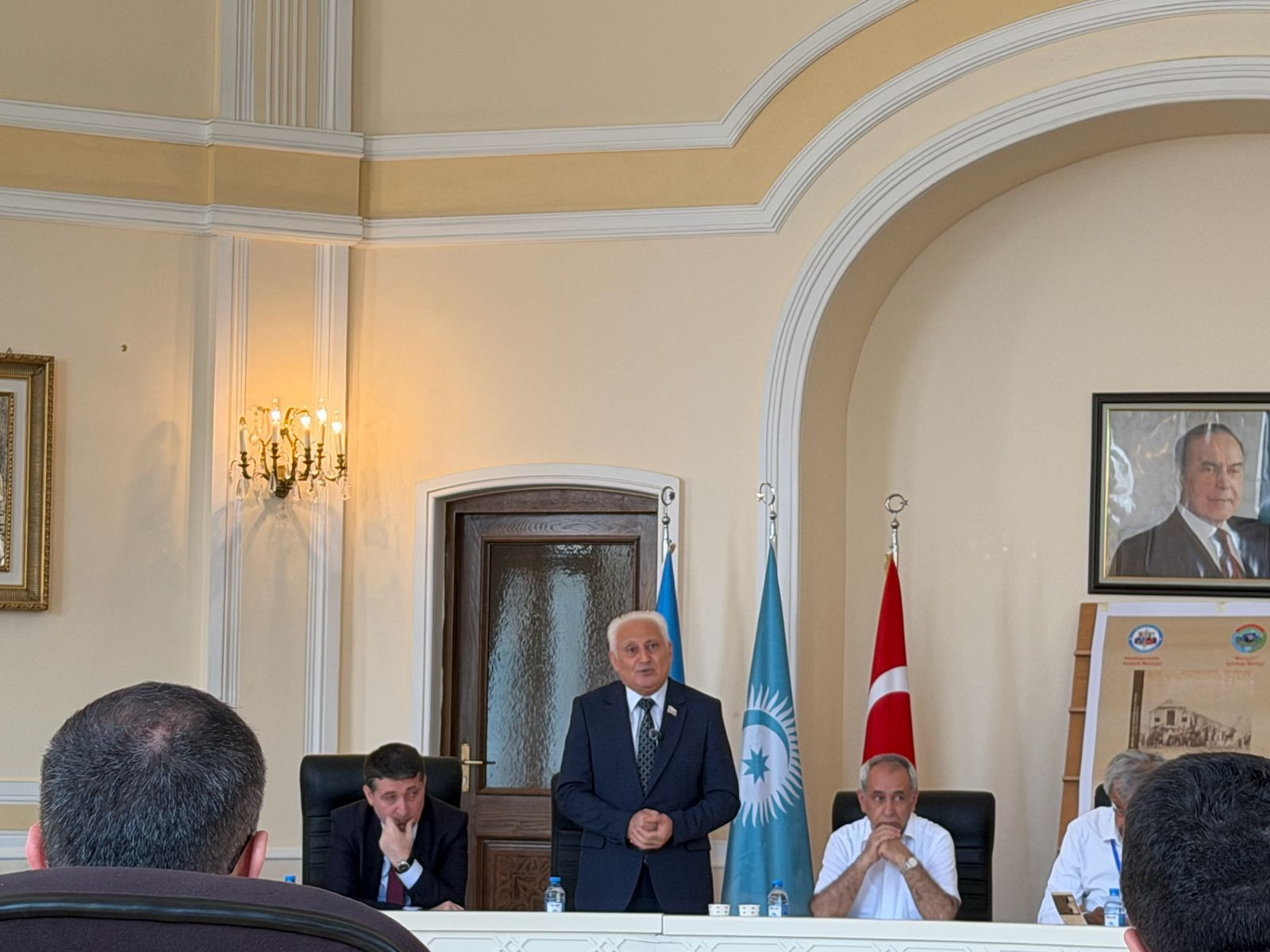 Akademik Valeh Hacıların "Borçalı Mehralı bəy tarixi həqiqətlərdə" kitabının təqdimatı keçirilib