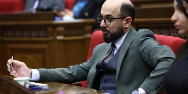 Ermənistanda hakim partiyanın fraksiya rəhbəri seçilir