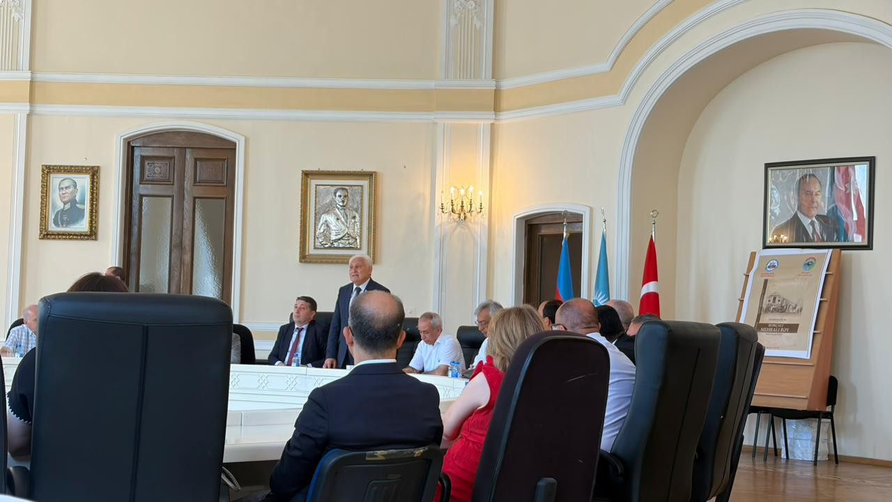 Akademik Valeh Hacıların "Borçalı Mehralı bəy tarixi həqiqətlərdə" kitabının təqdimatı keçirilib