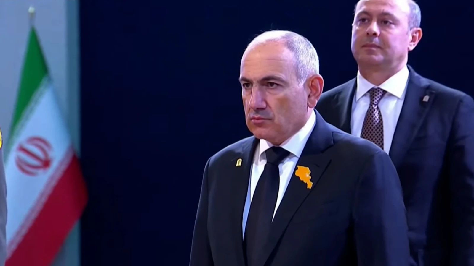 Paşinyan İranın mərhum ali lideri Əli Xamenei ilə vida mərasimində iştirak edib