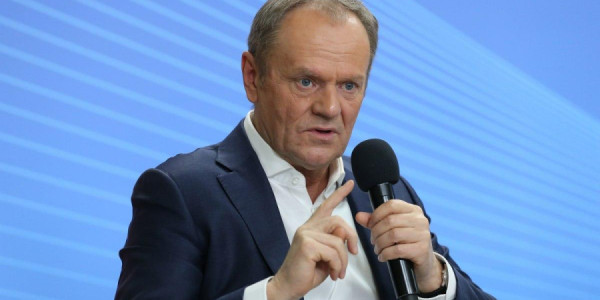 Baş nazir: Ukrayna Polşa ilə gərginliyi azaltmaq üçün yollar axtarır