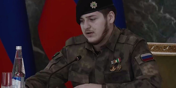 Adam Kadırov daha bir medalla təltif olundu