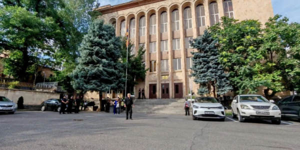 Ermənistan Konstitusiya Məhkəməsi parlament seçkiləri ilə bağlı qərar verdi