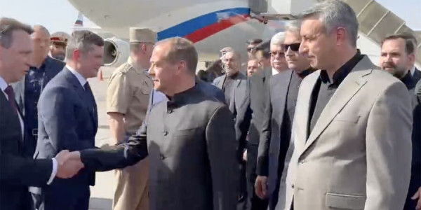 Medvedev Pezeşkiana Putinin başsağlığını çatdırdı