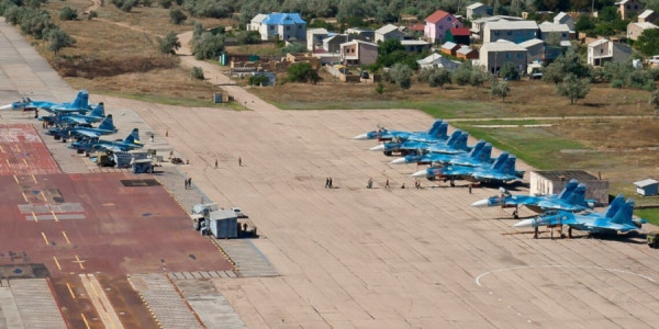Ukrayna Krımdakı hərbi aerodromlara zərbələr endirib