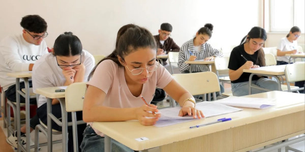 Naxçıvanda II və III ixtisas qrupları üzrə qəbul imtahanı keçirilib