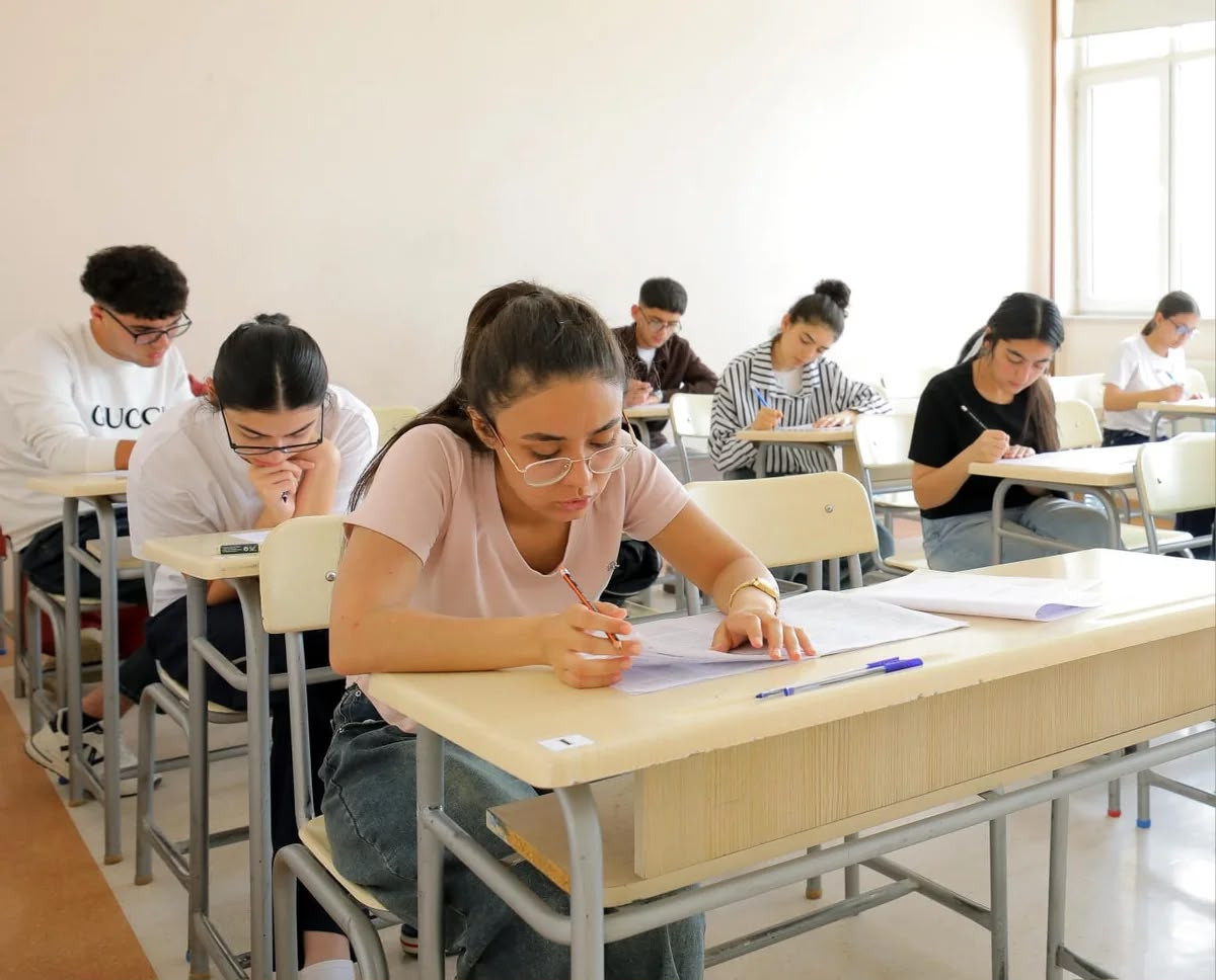 Naxçıvanda II və III ixtisas qrupları üzrə qəbul imtahanı keçirilib