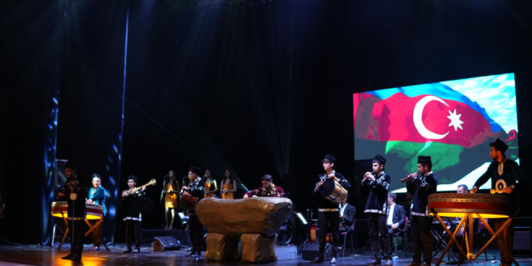 XV Beynəlxalq İpək Yolu Musiqi Festivalı təntənəli bağlanış konserti ilə yekunlaşıb