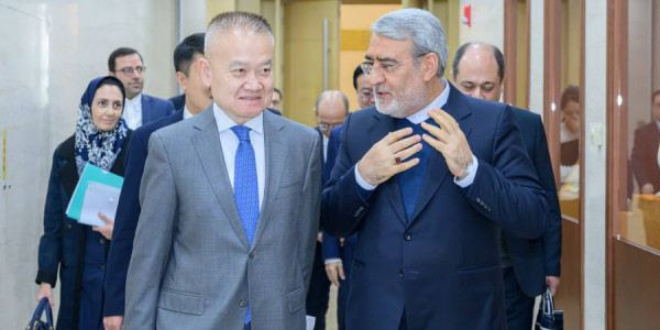 Hörmüz boğazından keçid pullu olur?