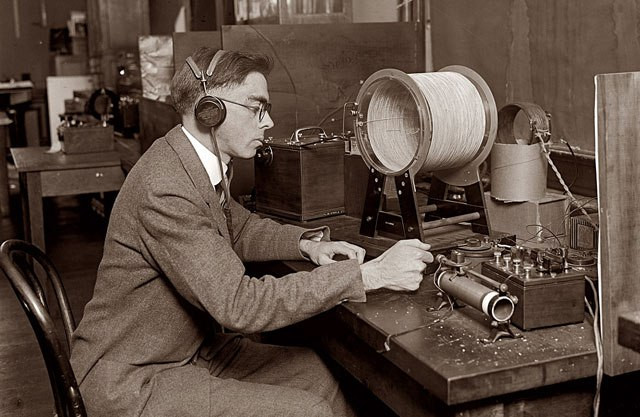 Bu gün Azərbaycanda ilk radiostansiyanın fəaliyyətə başlamasından 108 il ötür