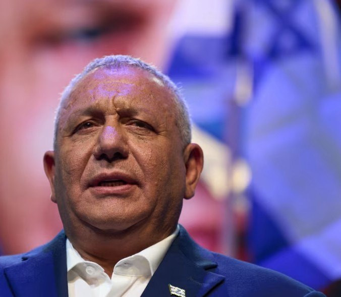 KİV: Keçmiş general Netanyahuya əsas rəqibə çevrilir