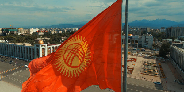 Qırğızıstan hakimiyyəti sakinləri Bişkeki tərk etməyə çağırdı