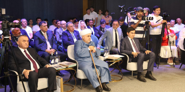 ‘’Qardaşılıq və müttəfiqliyin ali zirvəsi’’ kitab albomu təqdim edildi.