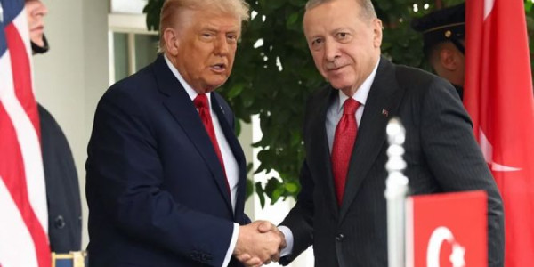 Tramp Türkiyəyə 1400 nəfərlik heyətlə gəlib