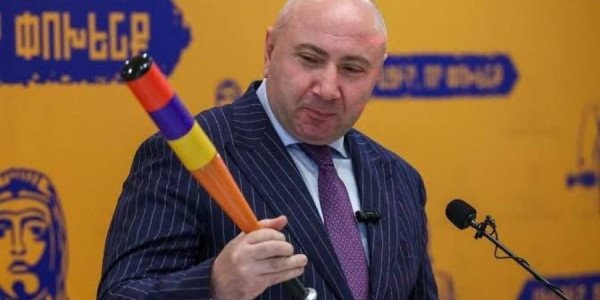 Tevanyan: Paşinyan xarici dəstəyin əvəzini ödəyəcək