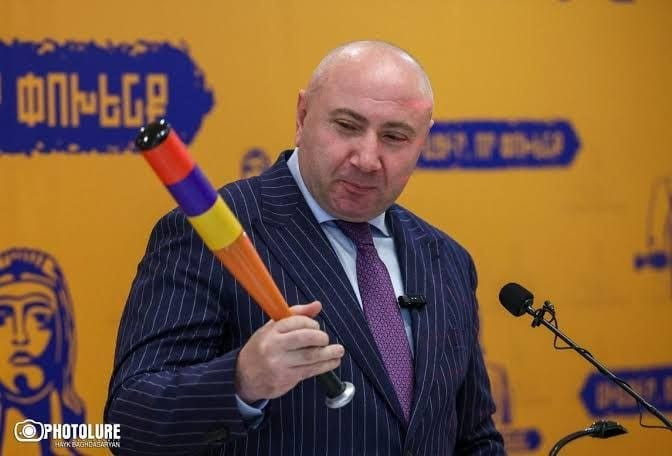 Tevanyan: Paşinyan xarici dəstəyin əvəzini ödəyəcək
