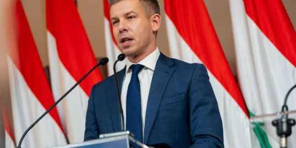 Macarıstan Ukraynaya silah göndərməyəcəyini bir daha bəyan etdi