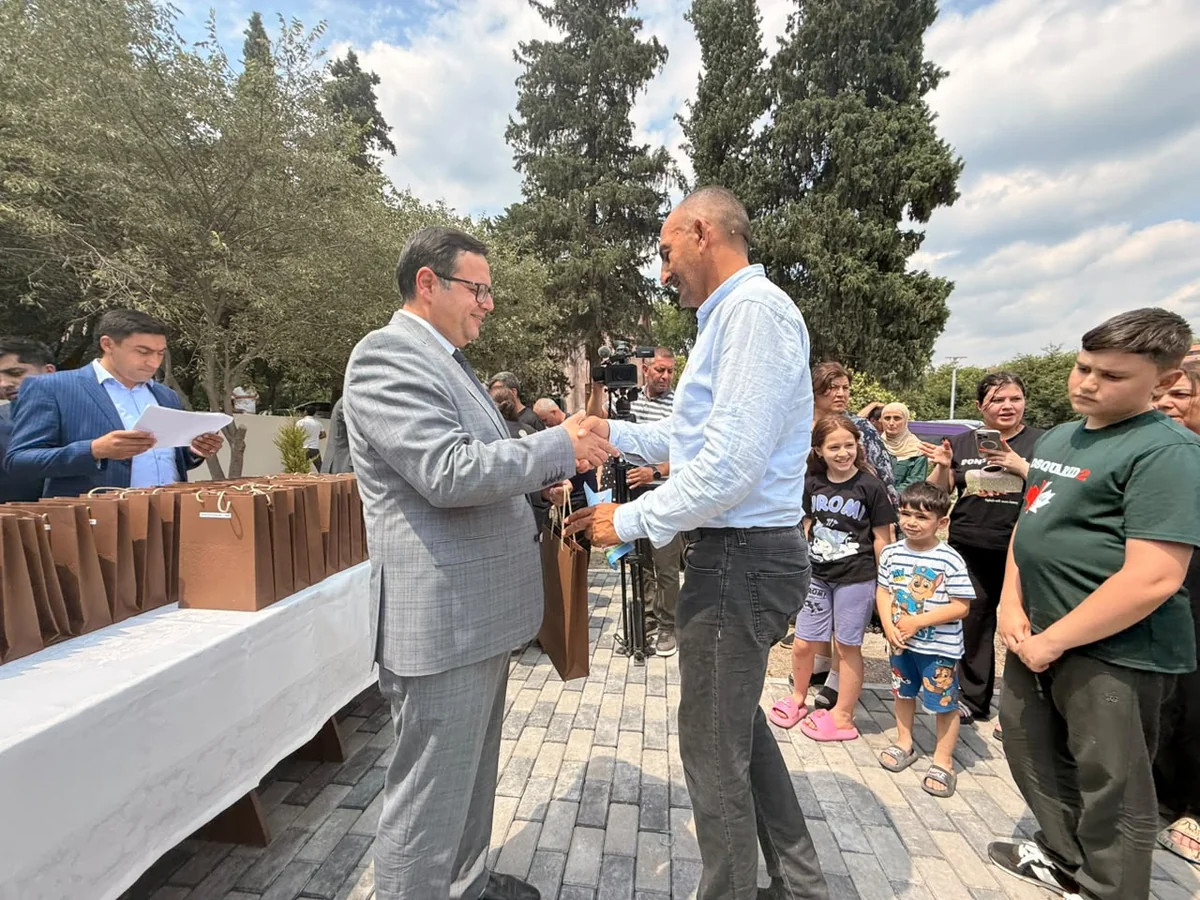 Xocavəndin iki kəndinə ilk köç karvanı çatıb, mənzillərin açarları təqdim olunub