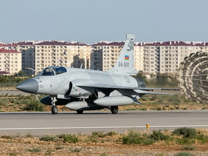 Azərbaycan JF-17 "Block 3" qırıcılarını döyüş növbətçiliyinə daxil edib