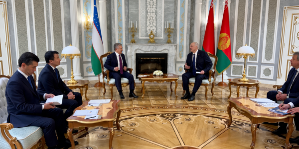 Lukaşenko və Mirziyoyev Minskdə danışıqlara başlayıblar