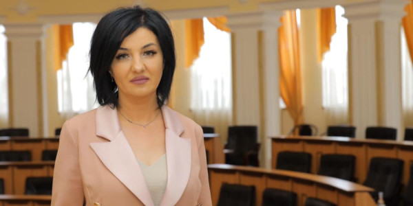 Metakse Akopyan Paşinyan hakimiyyətini sərt tənqid edib
