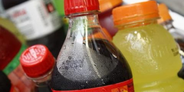 Küçədə satılan rəngli sular  zəhərdir