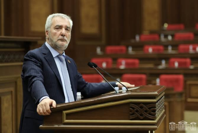 Koçaryan: Alen Simonyanın deputat mandatından imtina etməsi təəssüf doğurur