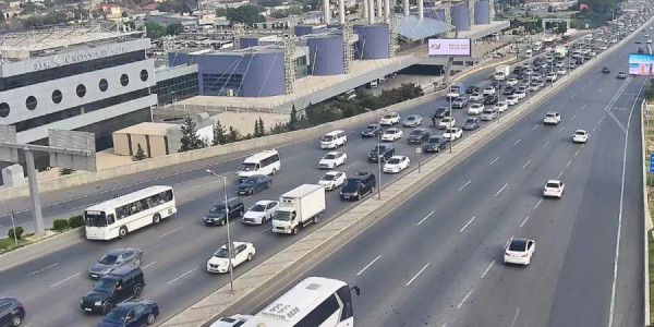 Bu yollarda tıxac var -