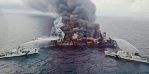 Azov dənizində Rusiyanın 28 gəmisinə zərbə endirildiyi iddia olunur