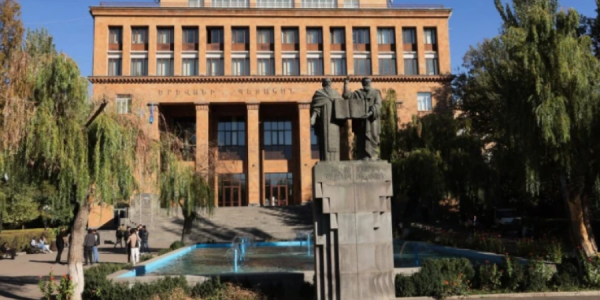 KİV: Ermənistanda ali təhsil sistemi siyasiləşdirilib