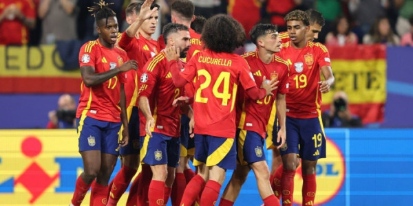 İspaniya 16 ildən sonra dünya çempionatının yarımfinalına yüksəldi